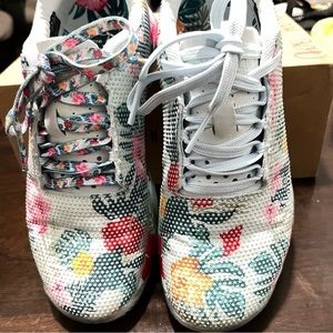 NoBull floral trainer plus. Size 7 womens